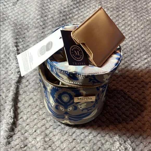 NWT ￼ Martha Stewart travel toiletry bag